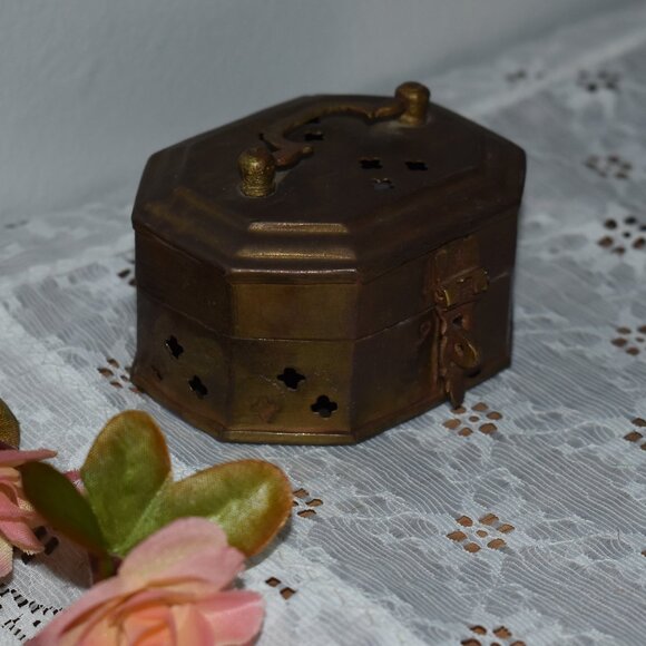 Vintage Antique Small Brass Incense Trinket Cricket Box Decor - Picture 14 of 14